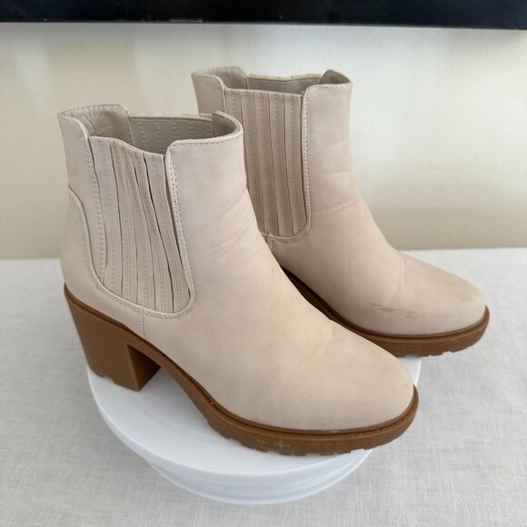 JustFab Maeve Water-Resistant Beige Ankle Boots Size 8.5 Chunky Heel Elastic - Picture 1 of 12